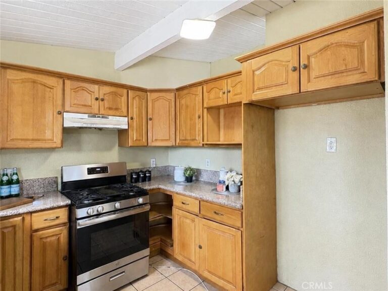 945 E 5th Street, Ontario