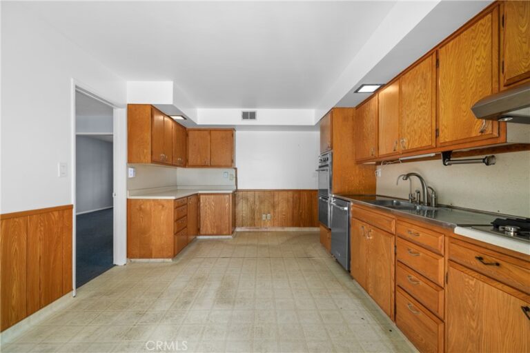 948 W Buffington, Upland
