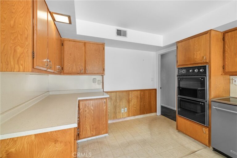 948 W Buffington, Upland