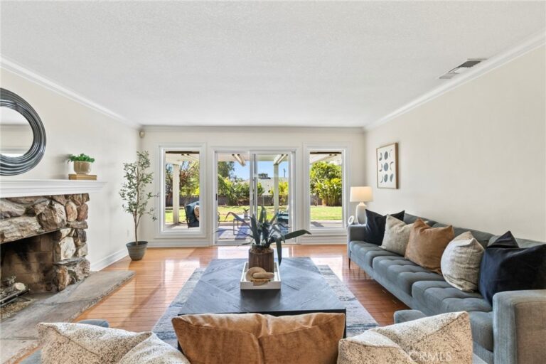 956 W 14th Street, Upland