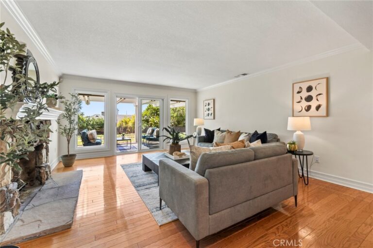 956 W 14th Street, Upland