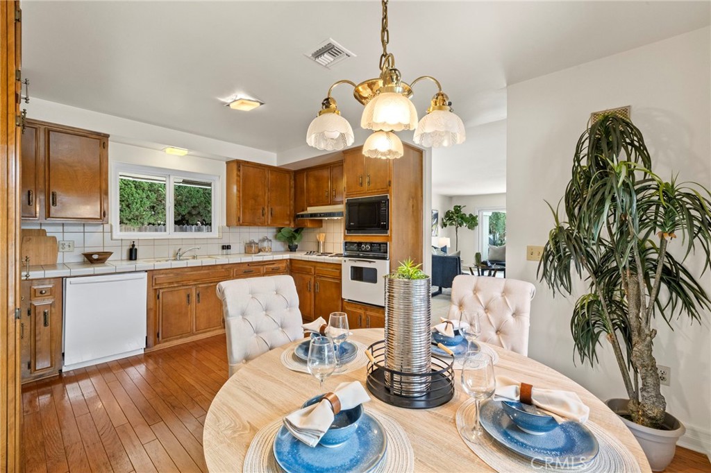 956 W 14th Street, Upland