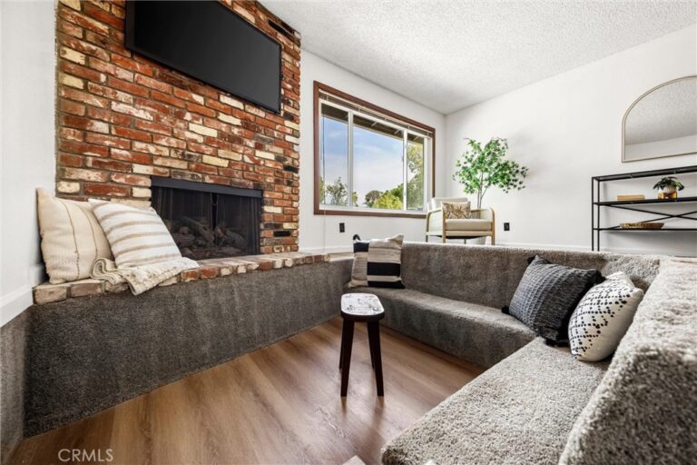 9596 Tangelo Ave, Fontana
