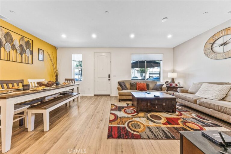 963 W Clover Avenue, Rialto