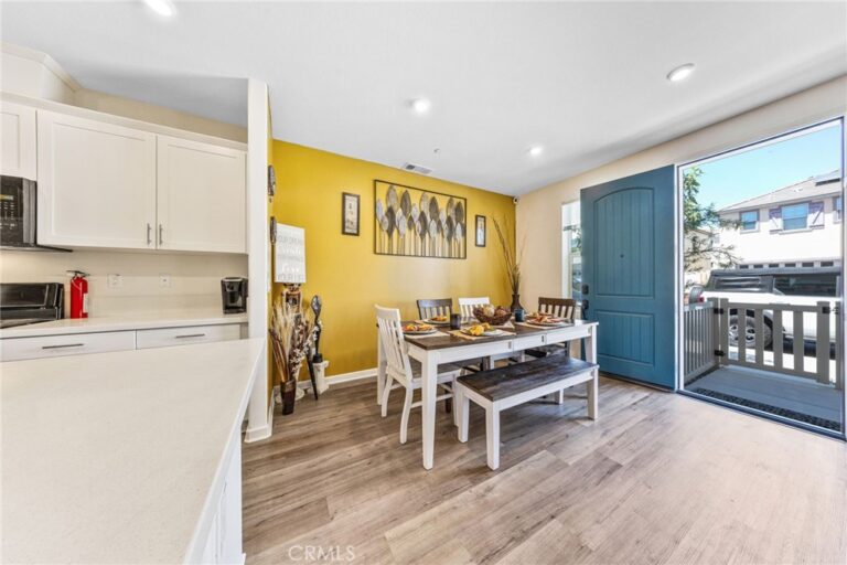 963 W Clover Avenue, Rialto