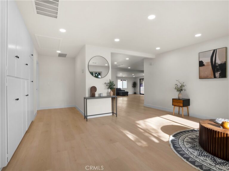 9643 Boxwood Ave, Fontana