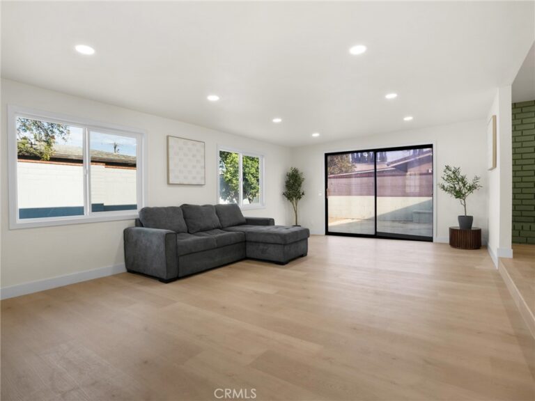 9643 Boxwood Ave, Fontana