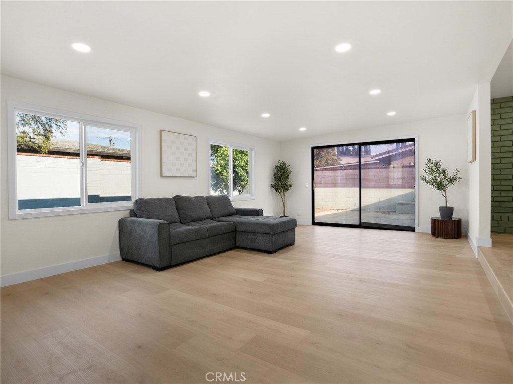9643 Boxwood Ave, Fontana