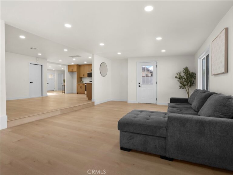 9643 Boxwood Ave, Fontana