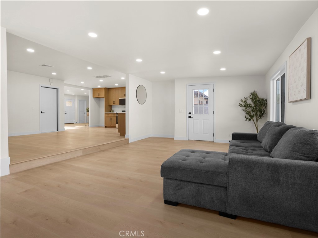 9643 Boxwood Ave, Fontana