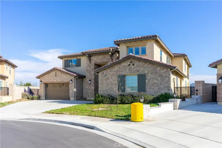 966 Feather Hollow Court, Chino Hills