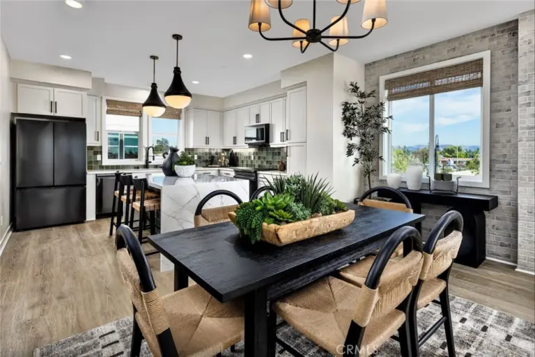 967 Angeline Rd, Covina