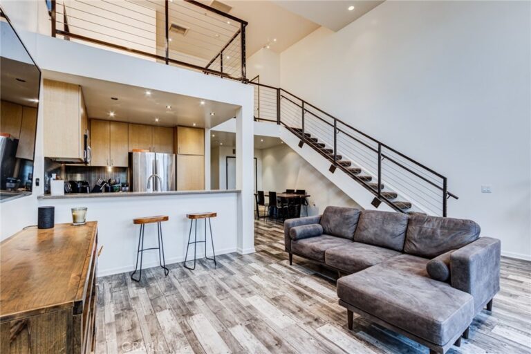 101 W Mission #327, Pomona