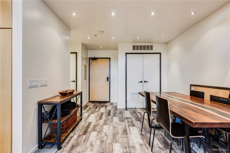 101 W Mission #327, Pomona