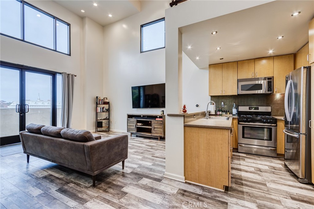 101 W Mission #327, Pomona