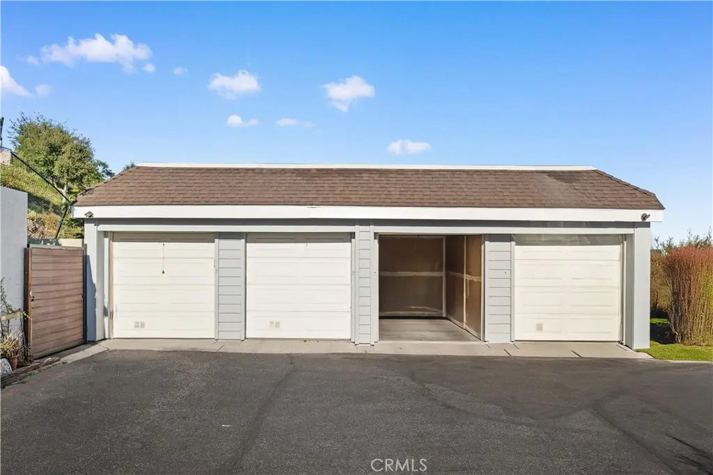 1033 Lakeview, Azusa