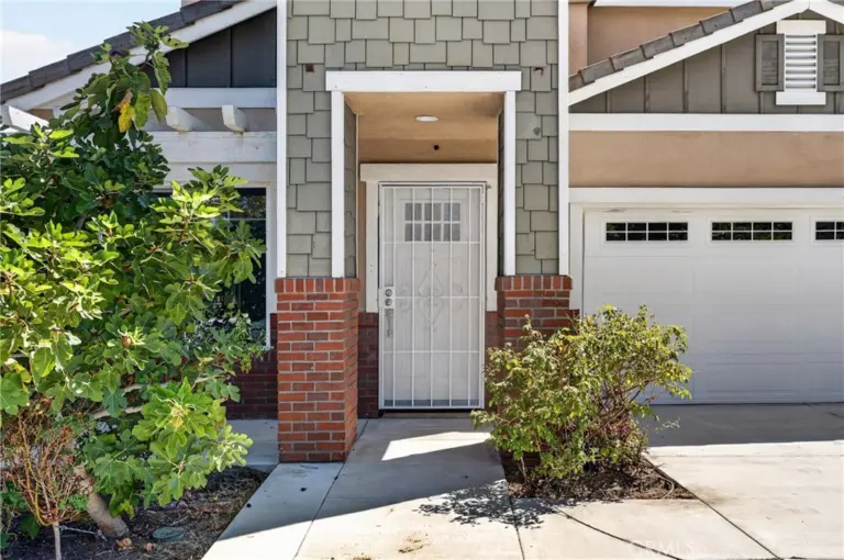 10957 Coalinga, Montclair