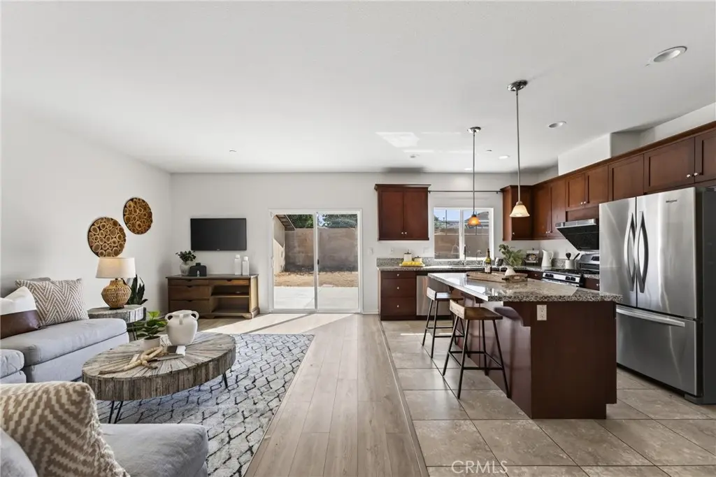 10957 Coalinga, Montclair