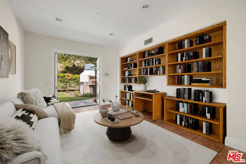 11 Turning Leaf Way, Azusa