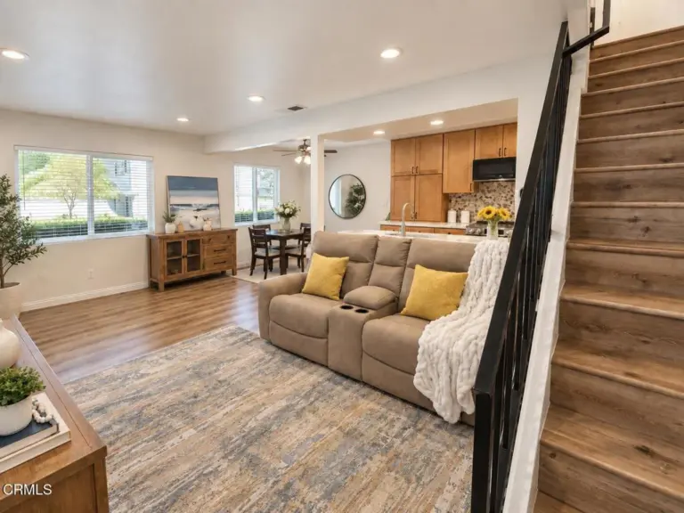 1102 W Calle Del Sol #3, Azusa