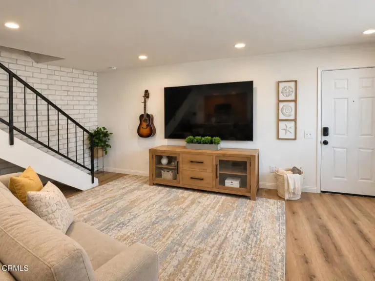 1102 W Calle Del Sol #3, Azusa