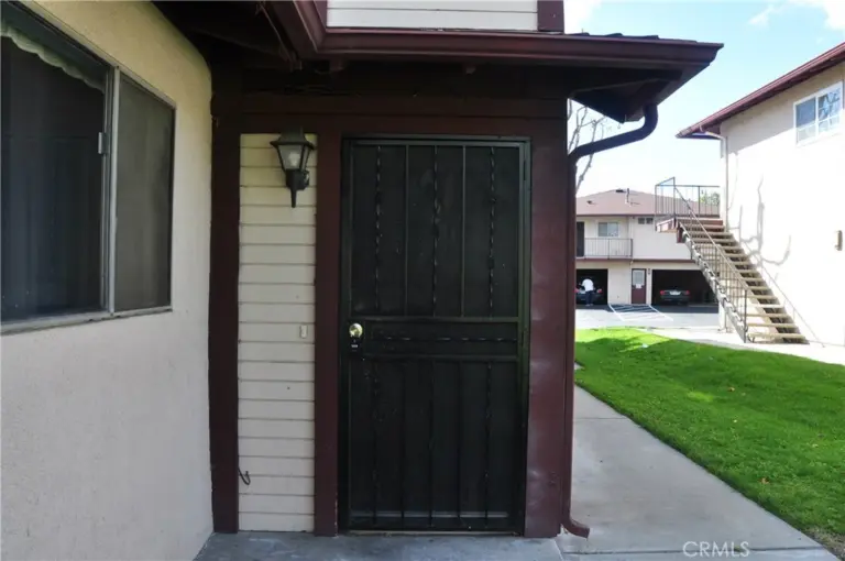 1102 W Calle Del Sol, Azusa