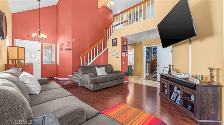 11479 Hideaway Lane, Fontana