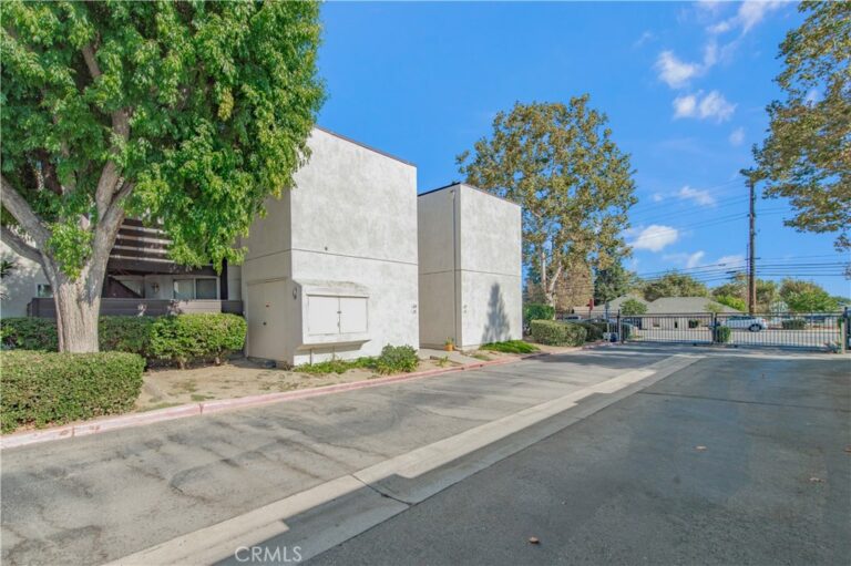 1150 W Phillips Street #244, Ontario