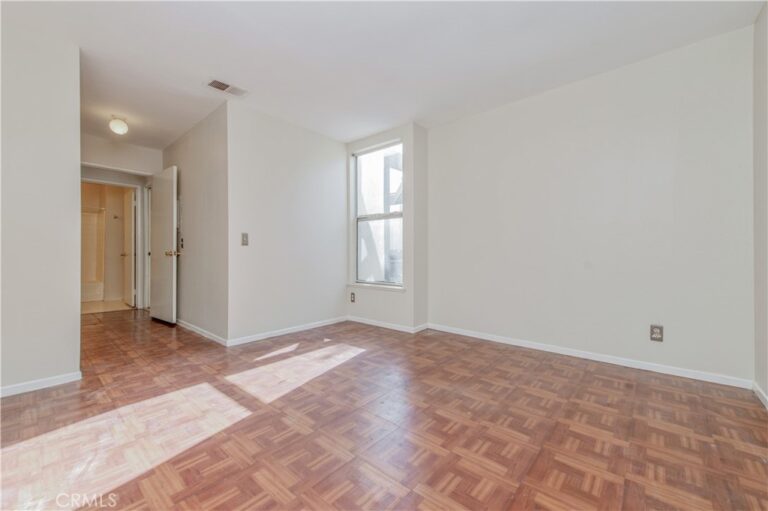 1150 W Phillips Street #244, Ontario