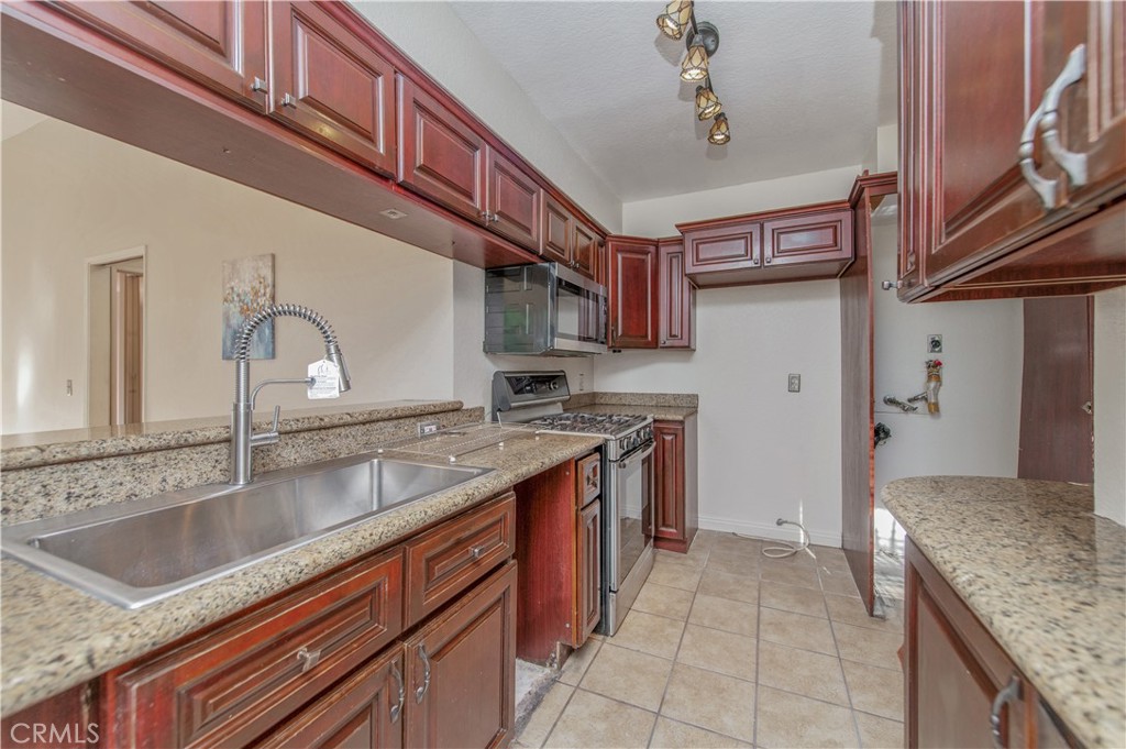 1150 W Phillips Street #244, Ontario
