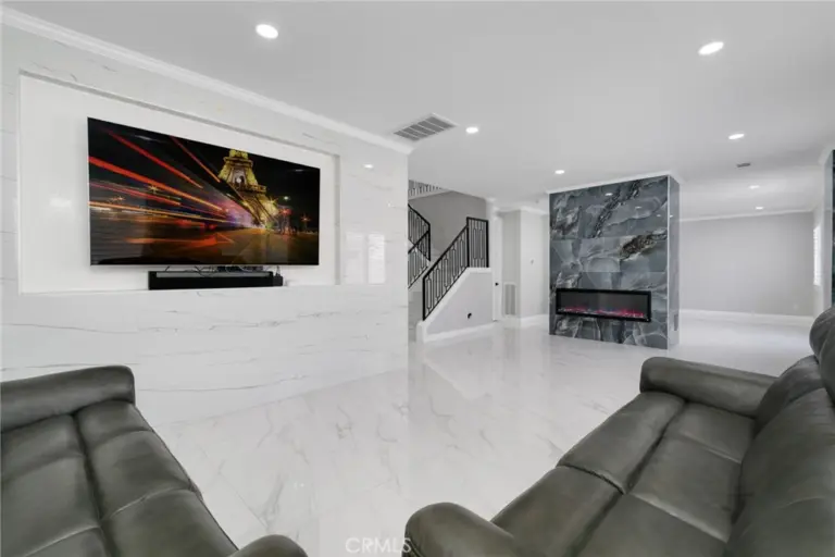 12460 Black Horse, Eastvale