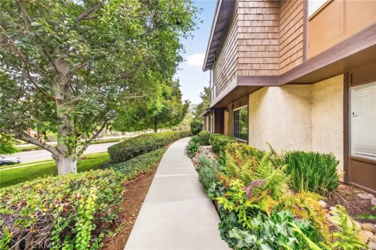 1285 Tarryglen Ln, San Dimas