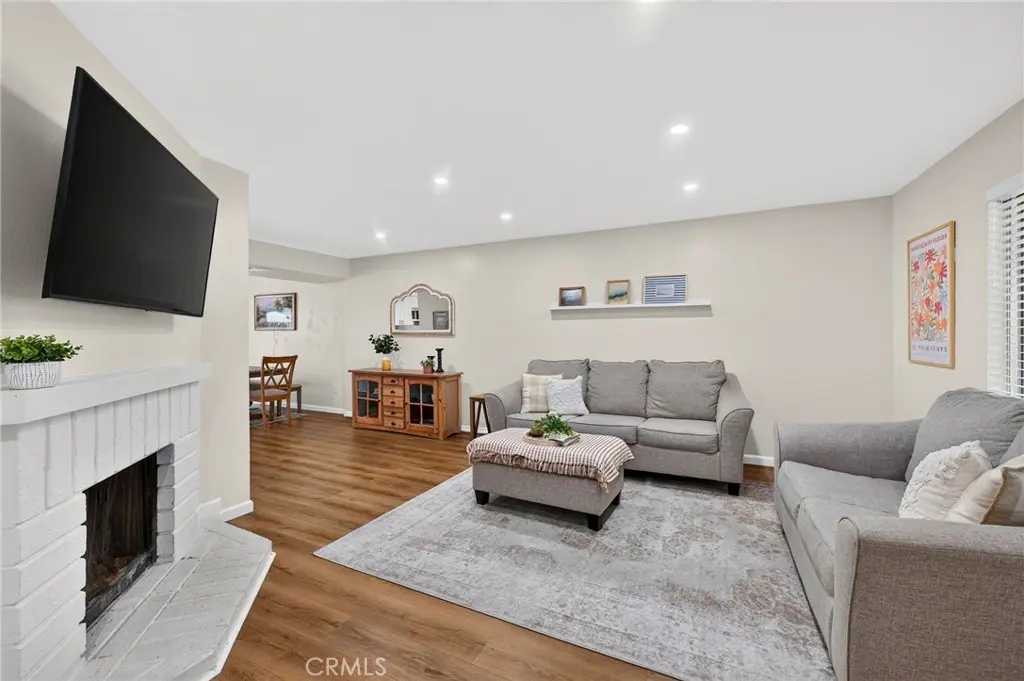 1285 Tarryglen Ln, San Dimas