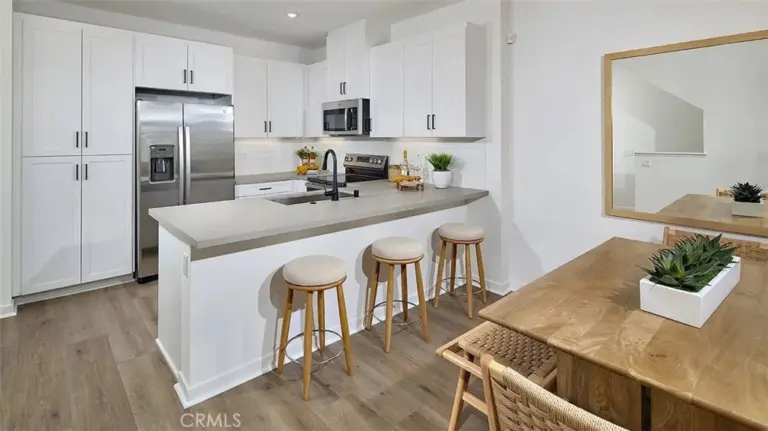 1310 W Oakcrest Paseo, Ontario