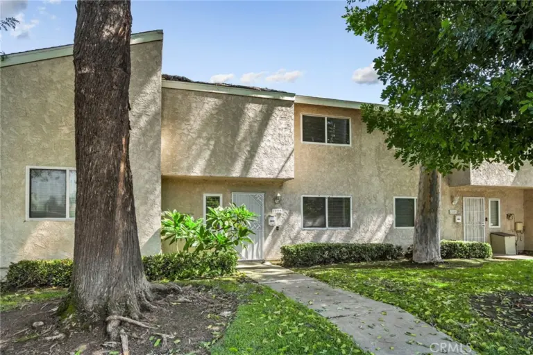 1322 N Elderberry Avenue, Ontario