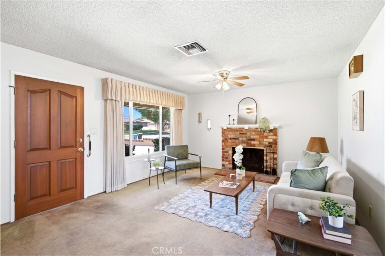1359 West Granada Court, Ontario