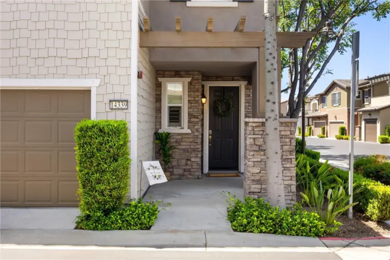 14339 Penn Foster, Chino