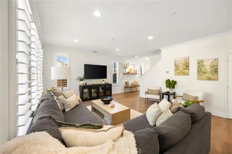 14339 Penn Foster, Chino
