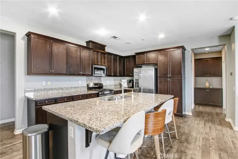 14380 Penn Foster, Chino