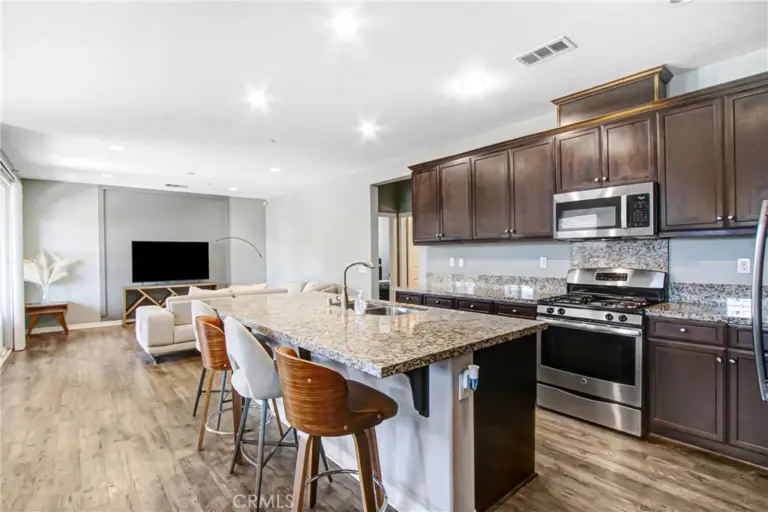 14380 Penn Foster, Chino