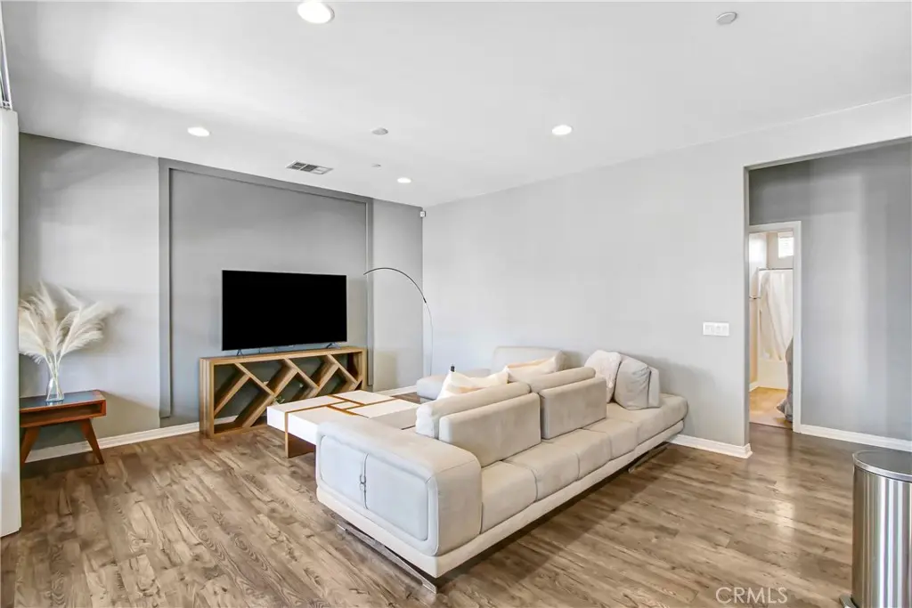 14380 Penn Foster, Chino