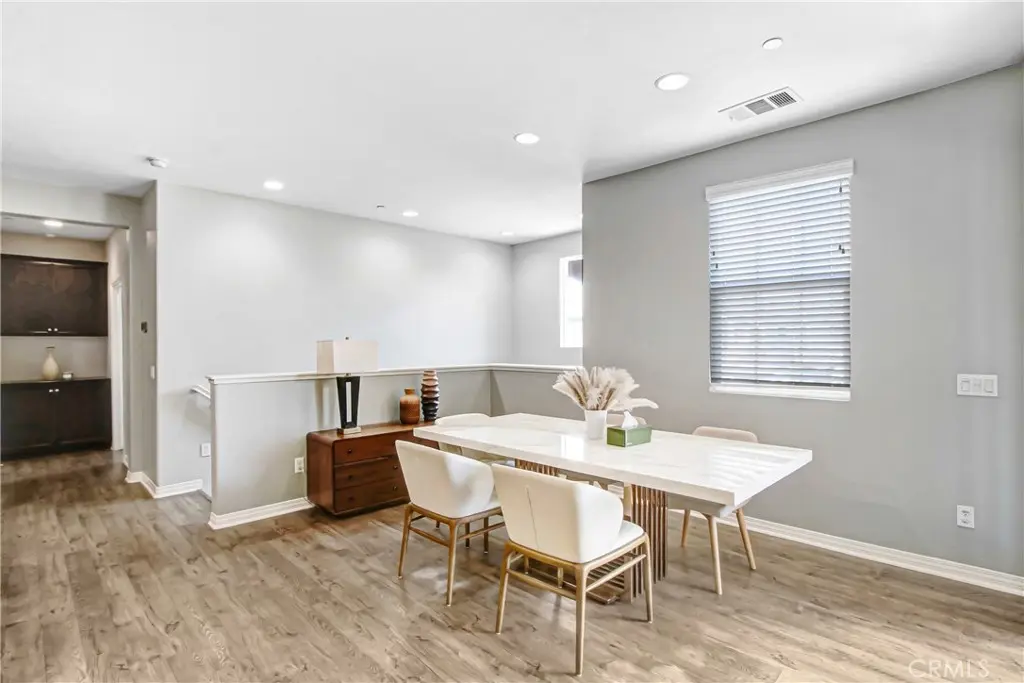 14380 Penn Foster, Chino