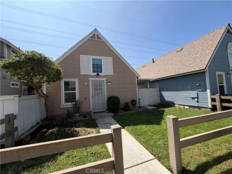 14515 Woodland #13, Fontana