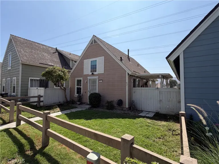 14515 Woodland #13, Fontana