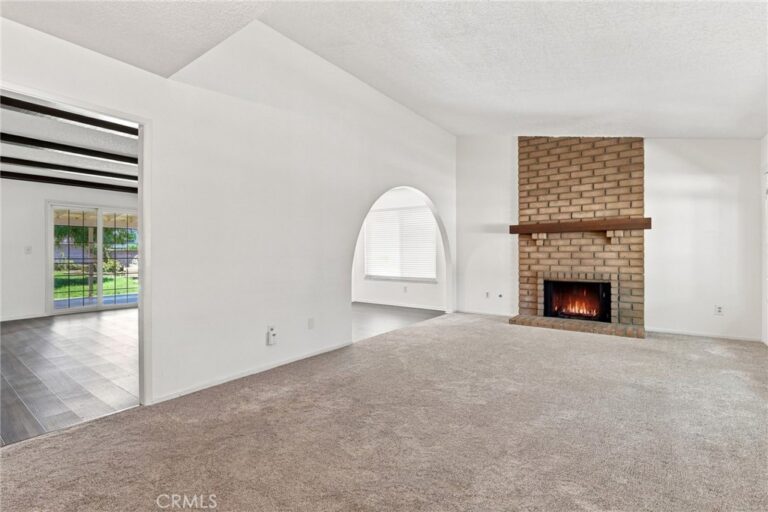 1472 Francis, Upland