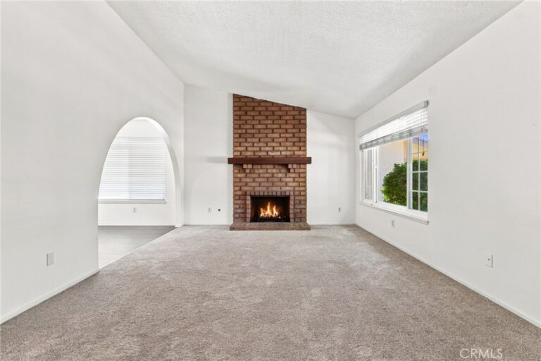 1472 Francis, Upland