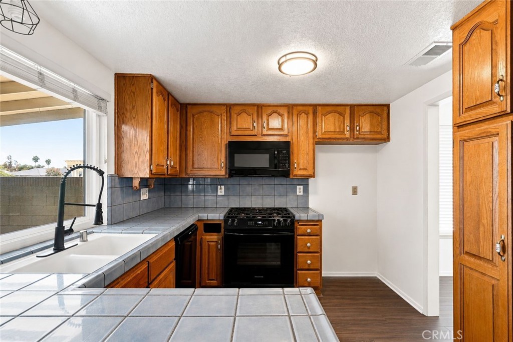 1472 Francis, Upland