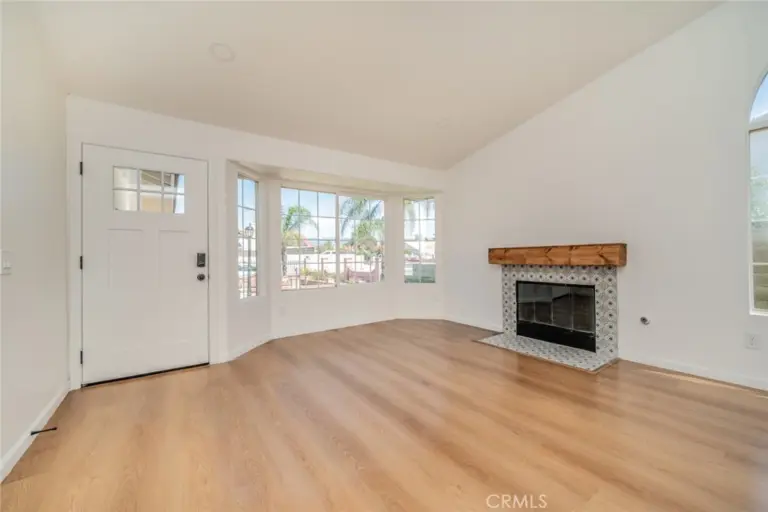 14815 Hibiscus, Fontana