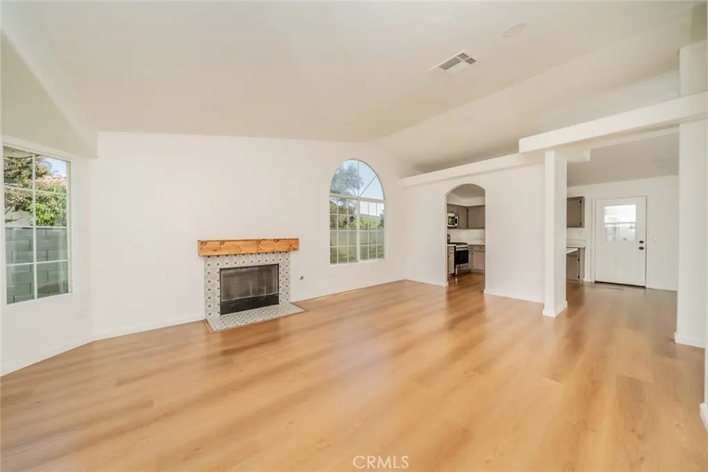 14815 Hibiscus, Fontana