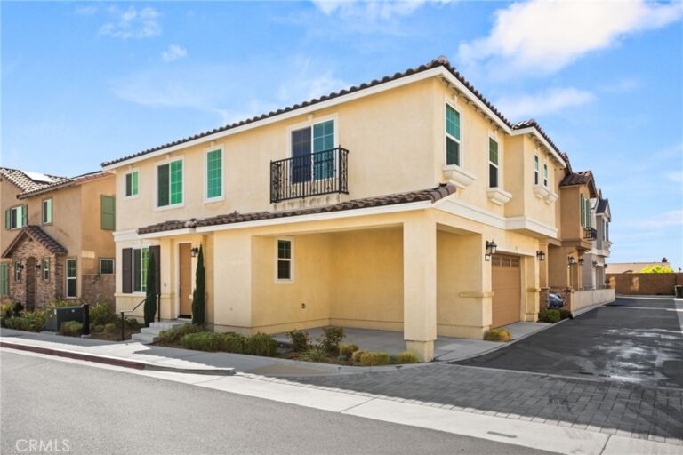 15147 Ridge #6, Fontana